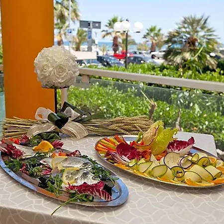 Canguro Hotel 3*