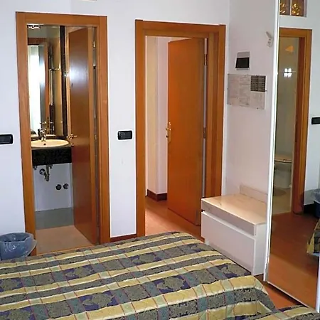 Hotel Canguro 3*