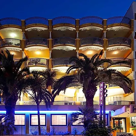 Canguro Hotel 3*