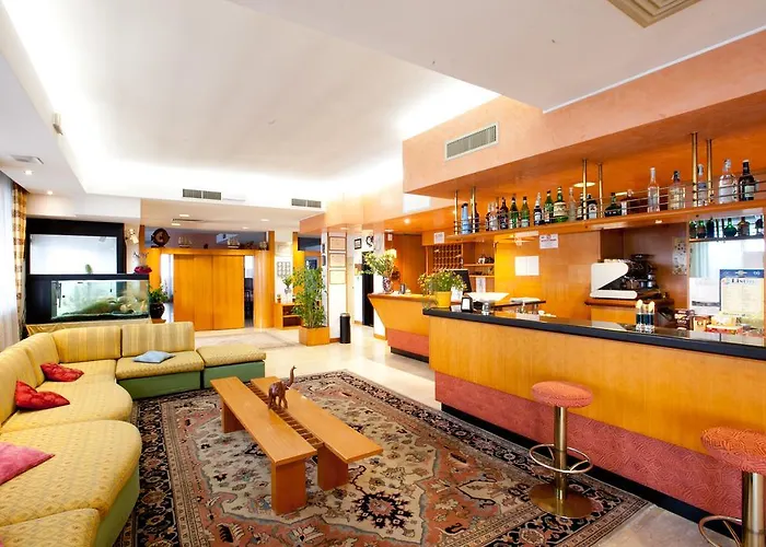 Canguro Hotel 3*
